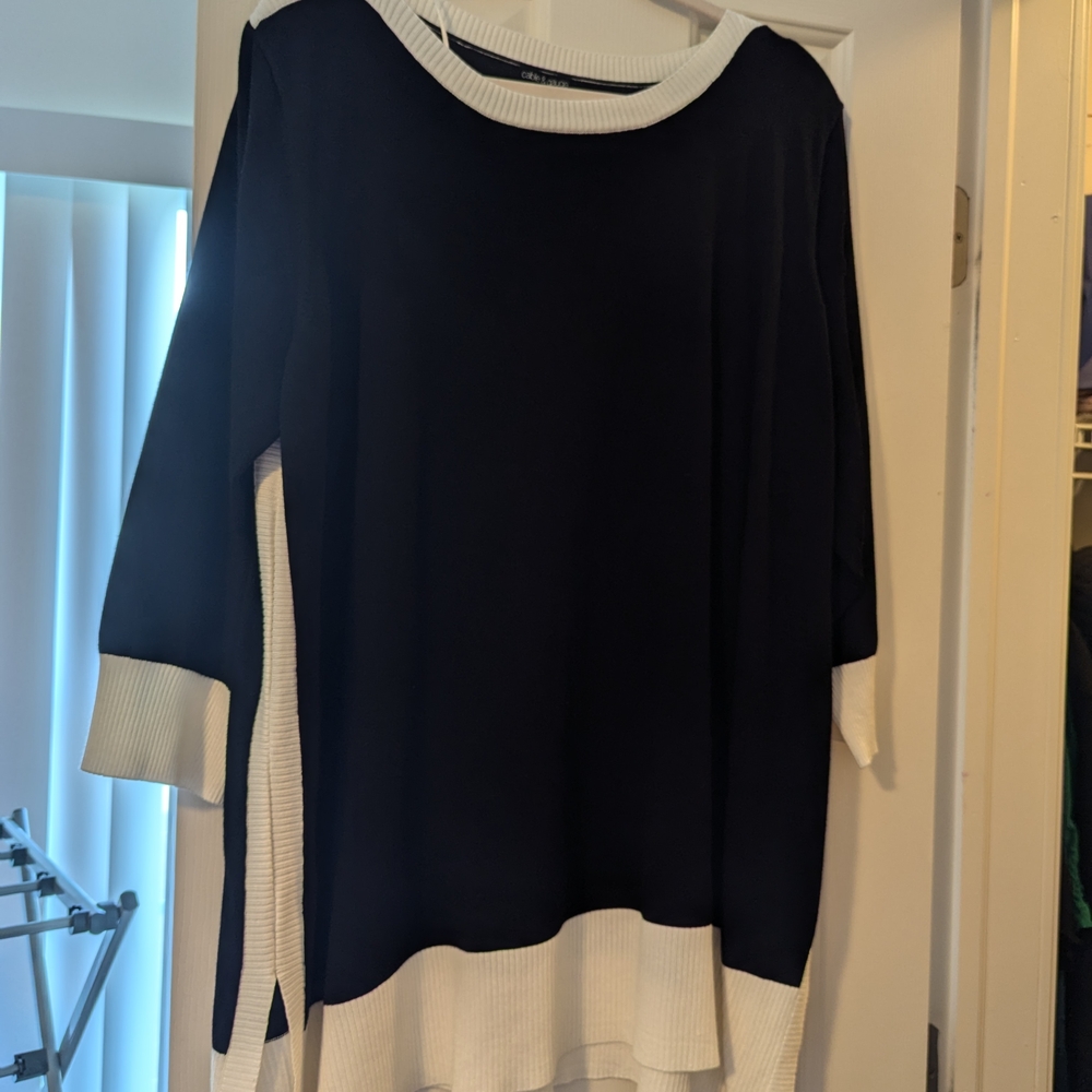Cable And Gauge Black and White Women's Top